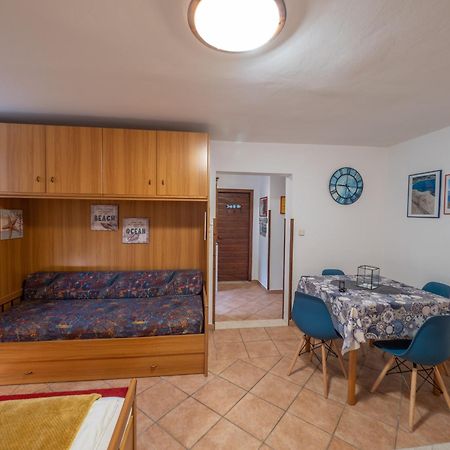 Apartments Zlatko & Mira Dorcic Baška Quarto foto